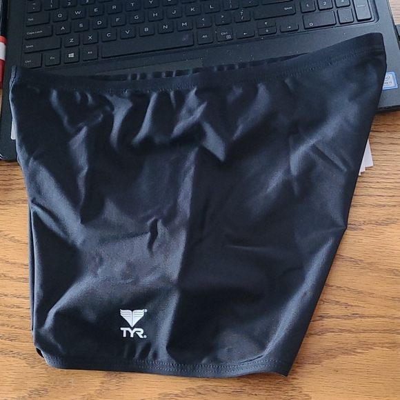 Man's swim Trunks 🏊‍♂️ size 32 - Picture 8 of 8